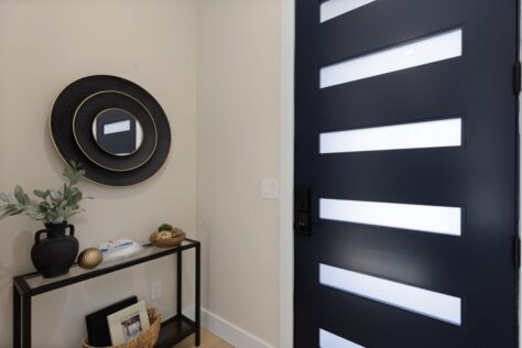 Interior Chapin Entry inside with entry table and 6 window door 0210 133kb